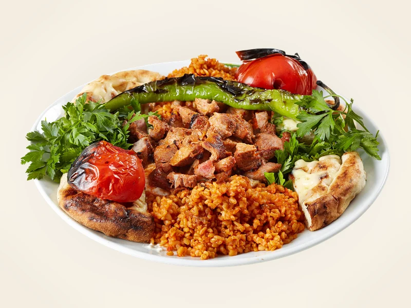 علي نازك