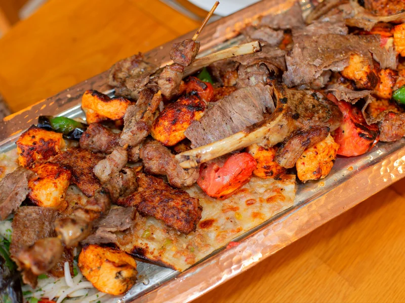 طبق كونيا الخاص